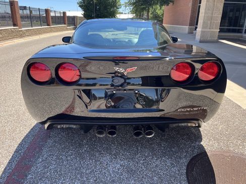 Used 2008 Chevrolet Corvette Coupe w/ Preferred Equipment Group RWD image 4