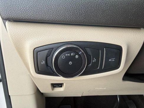 Used 2018 Lincoln MKC Select w/ Select Plus Package image 21