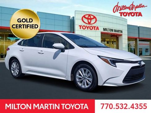 Certified 2025 Toyota Corolla LE w/ LE Premium Package FWD image 1