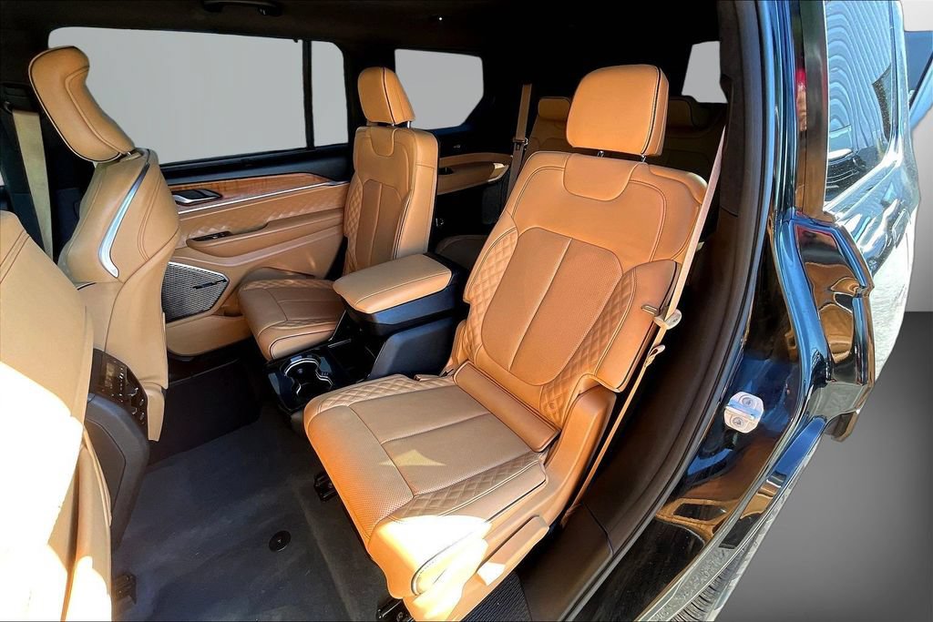 Used 2023 Jeep Grand Cherokee L Summit AWD/4WD image 22