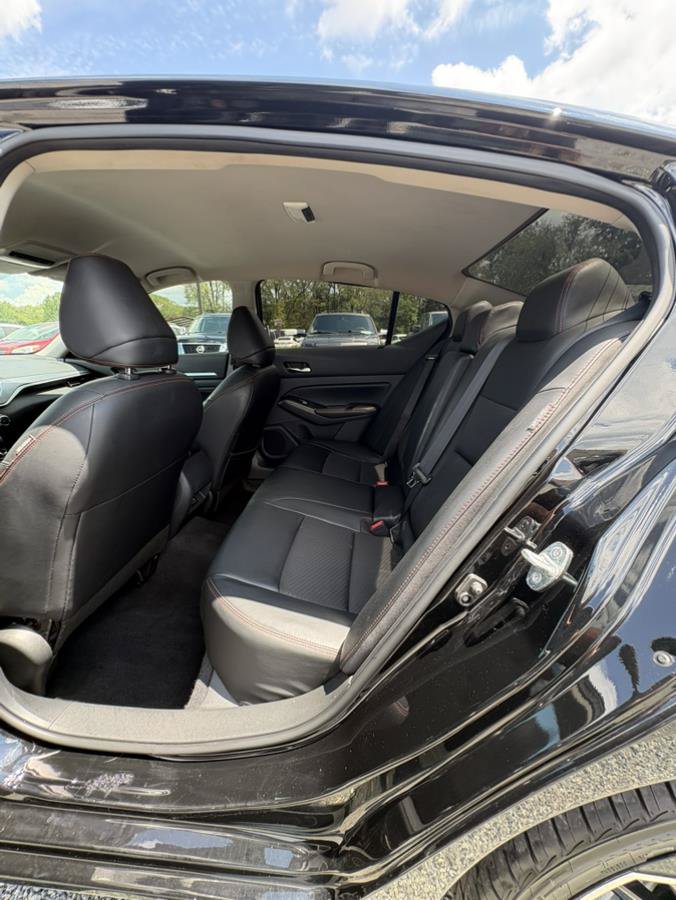Used 2023 Nissan Altima 2.5 SR AWD/4WD image 13