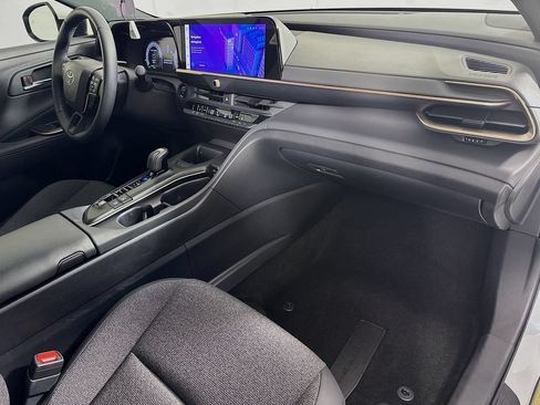 Used 2023 Toyota Crown AWD/4WD image 33