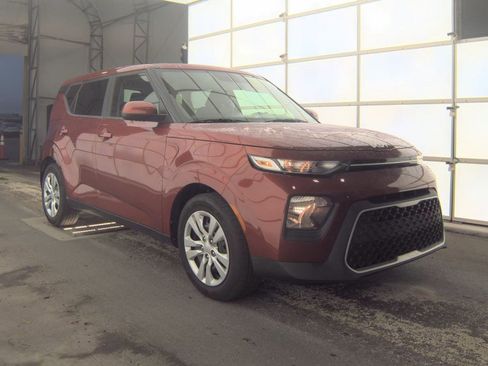 Used 2022 Kia Soul LX FWD image 4