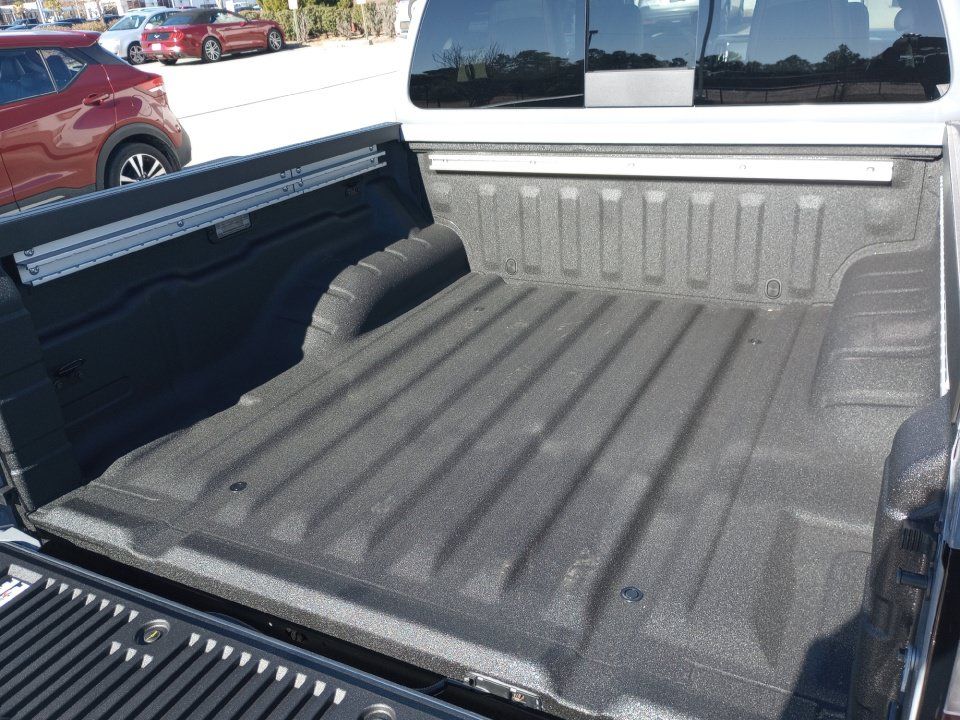 Used 2025 Nissan Frontier PRO-4X w/ Pro Premium Package AWD/4WD image 15