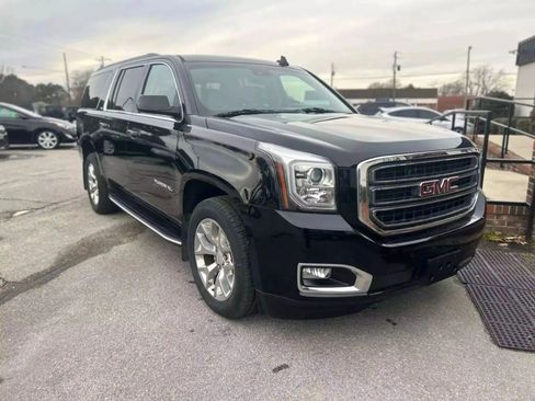 Used 2018 GMC Yukon XL SLT image 4