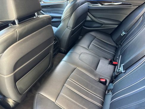 Used 2019 BMW M550i xDrive image 13