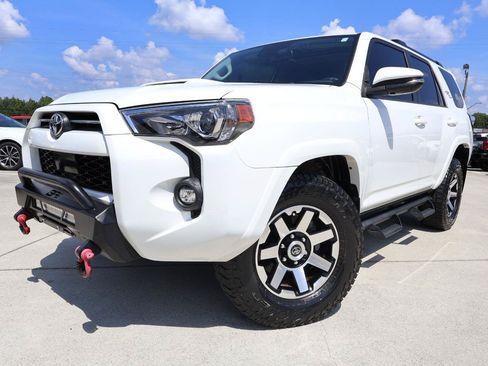 Used 2021 Toyota 4Runner TRD Off-Road Premium w/ Moonroof Package AWD/4WD image 2