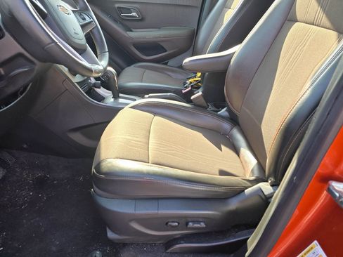 Used 2016 Chevrolet Trax LT w/ LT Convenience Package FWD image 11