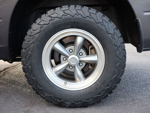 Used 2018 RAM 1500 Express image 37