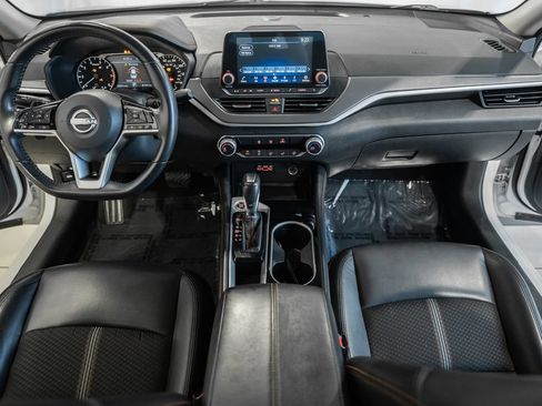 Used 2024 Nissan Altima 2.5 SR FWD image 17