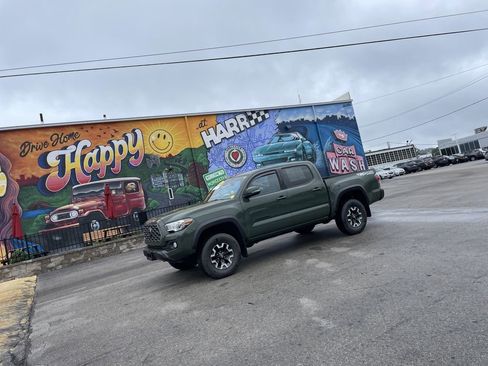 Used 2021 Toyota Tacoma TRD Off-Road w/ Technology Package AWD/4WD image 1