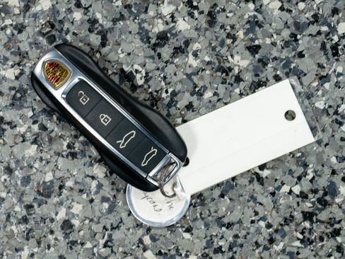 Used 2022 Porsche Taycan Turbo S image 20