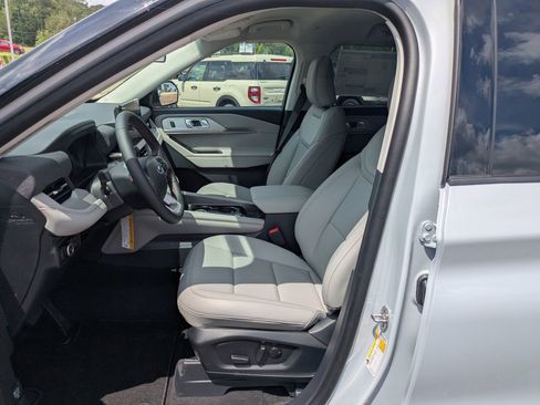 New 2026 Ford Explorer Active w/ Active Comfort Package RWD image 7