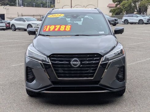 Used 2024 Nissan Kicks SR FWD image 3