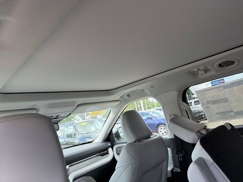 New 2026 Ford Explorer Platinum AWD/4WD image 9