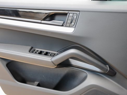 New 2026 Porsche Cayenne S image 23
