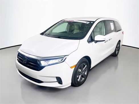 Used 2024 Honda Odyssey EX image 3