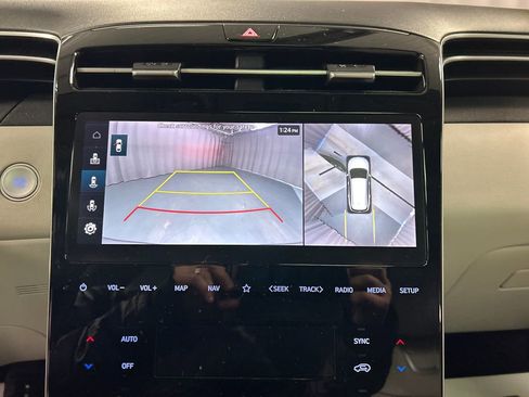 Used 2023 Hyundai Tucson Limited image 16