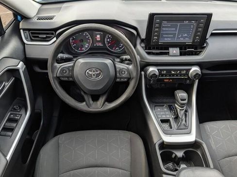 Used 2021 Toyota RAV4 XLE image 10