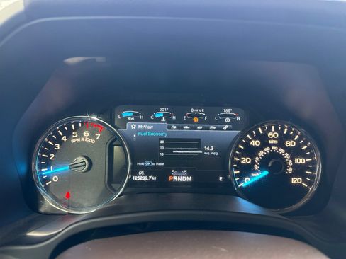 Used 2018 Ford F150 Lariat w/ Equipment Group 502A Luxury AWD/4WD image 19