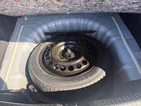 Used 2024 Chevrolet Malibu LT image 30