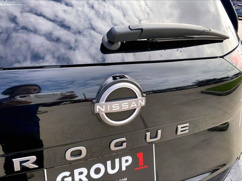 Used 2024 Nissan Rogue S FWD image 29