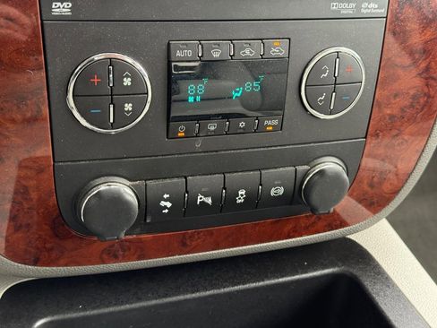 Used 2014 Chevrolet Silverado 2500 LTZ w/ LTZ Plus Package image 18