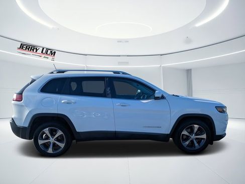 Used 2019 Jeep Cherokee Limited image 37