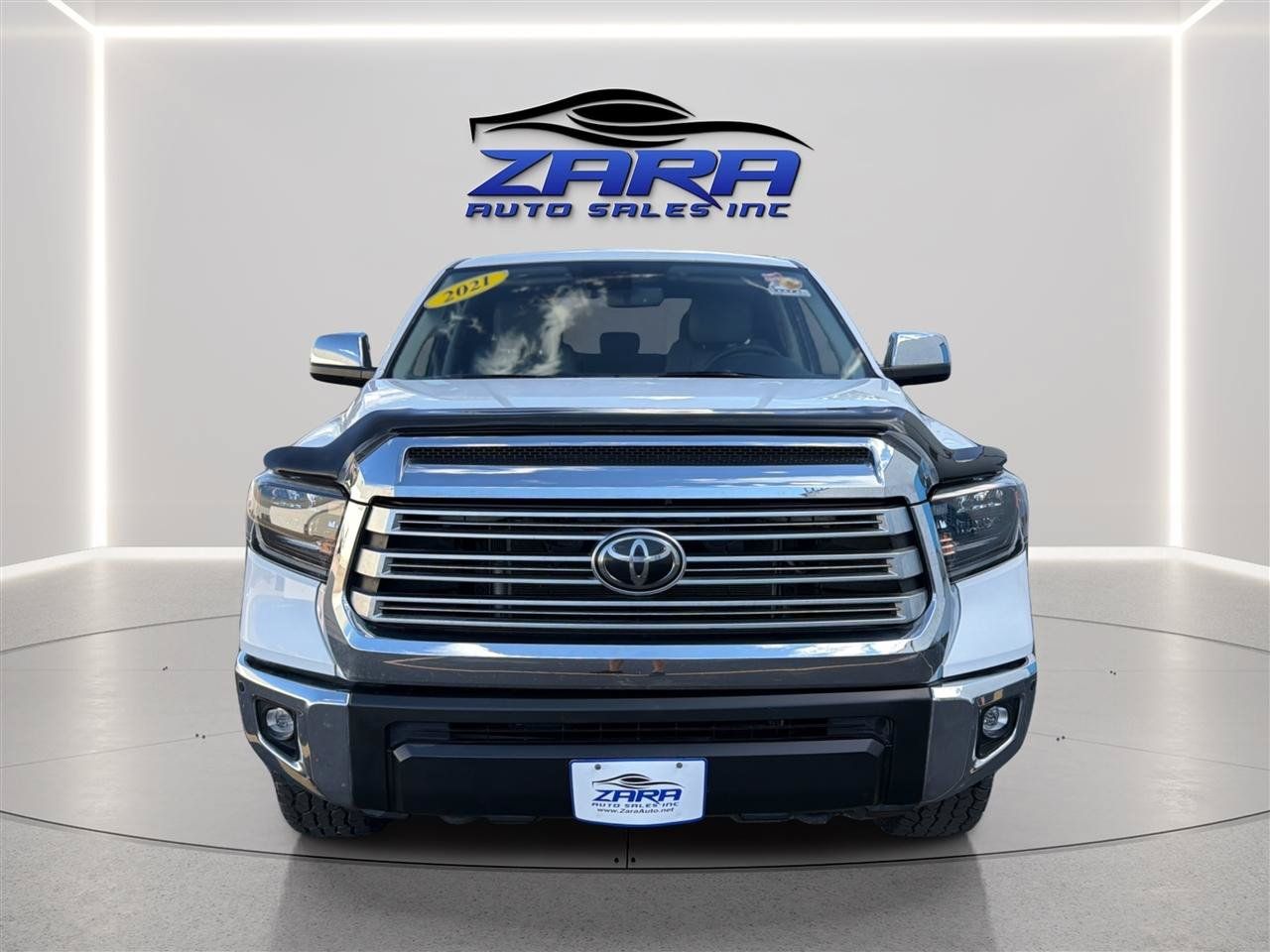 Used 2021 Toyota Tundra Limited w/ Limited Premium Package AWD/4WD image 2