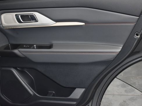 New 2026 Ford Explorer Active w/ Active Comfort Package image 18