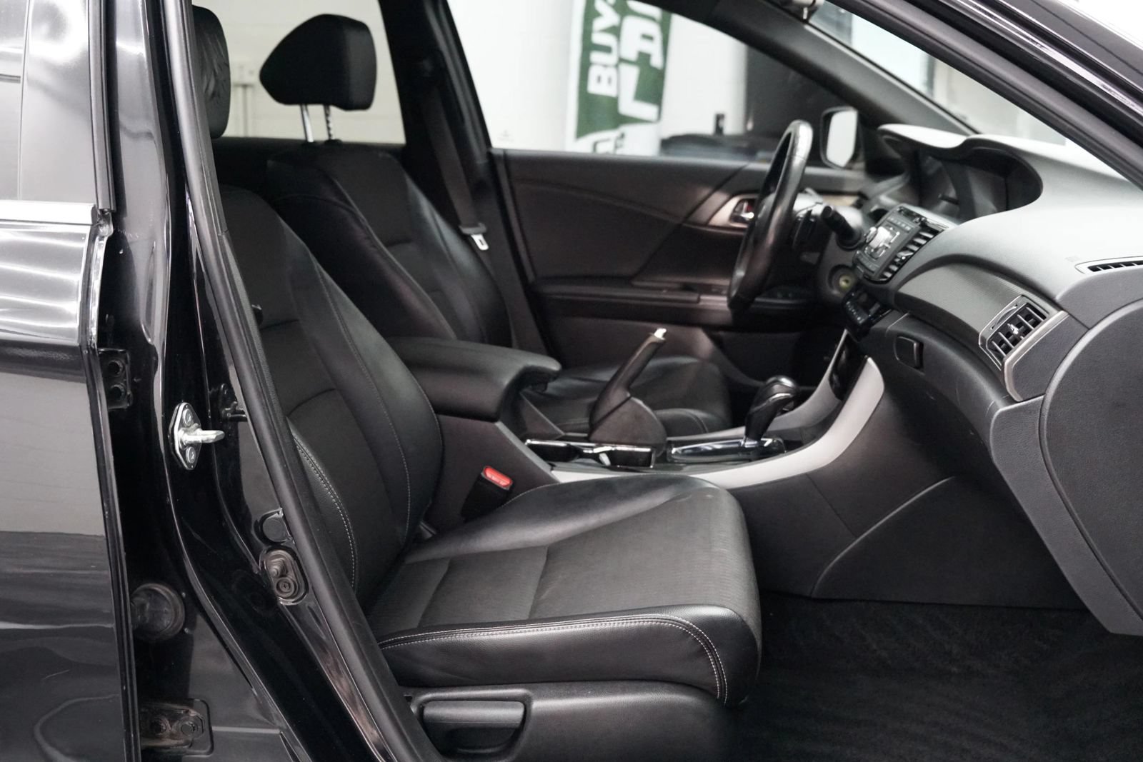 Used 2017 Honda Accord Sport image 25
