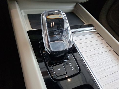 Certified 2026 Volvo XC60 T8 Ultra image 13