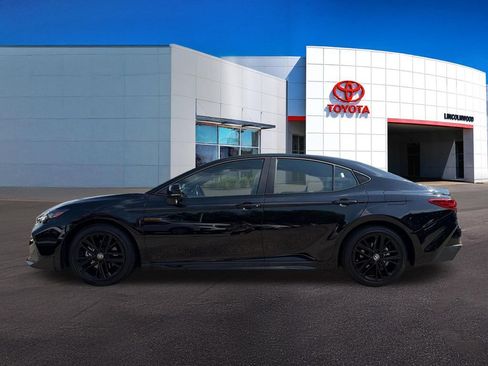 Used 2026 Toyota Camry SE FWD image 13