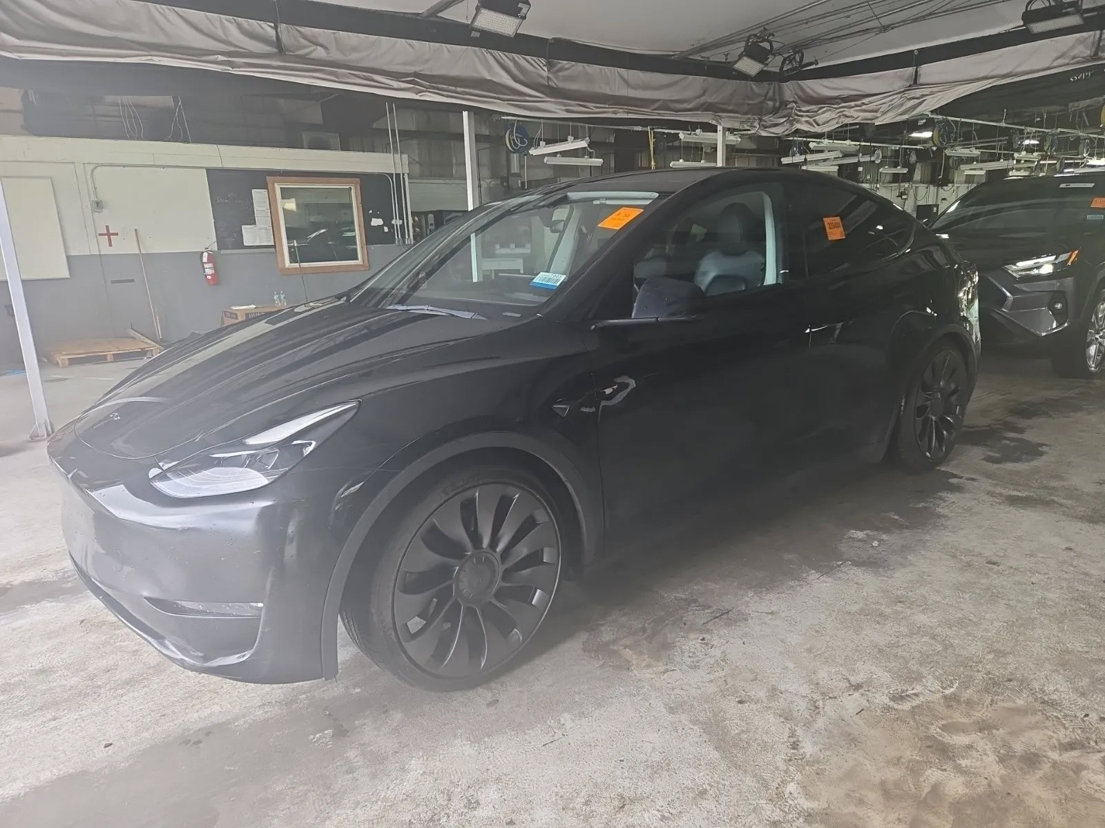 Used 2023 Tesla Model Y Performance AWD/4WD image 1
