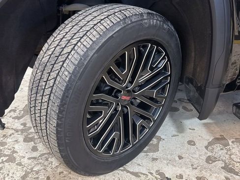 Used 2022 GMC Sierra 1500 Denali w/ Denali Premium Package image 25