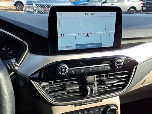 Used 2020 Ford Escape SEL image 22