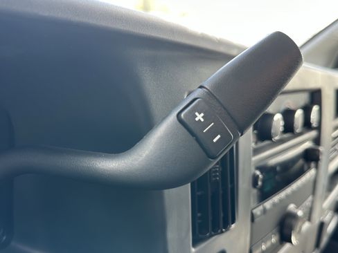 Used 2025 Chevrolet Express 2500 w/ Driver Convenience Package image 32
