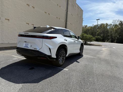 Used 2023 Lexus RZ 450e Premium w/ Accessory Package (Z1) image 8