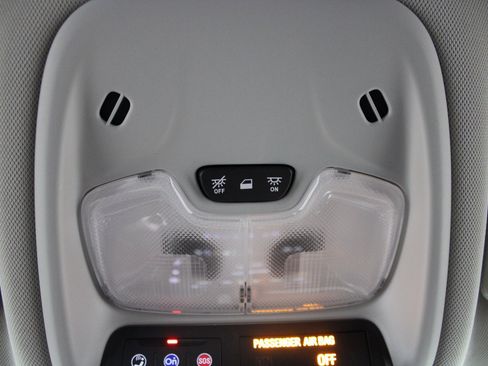 Used 2022 Chevrolet Bolt EUV Premier image 43