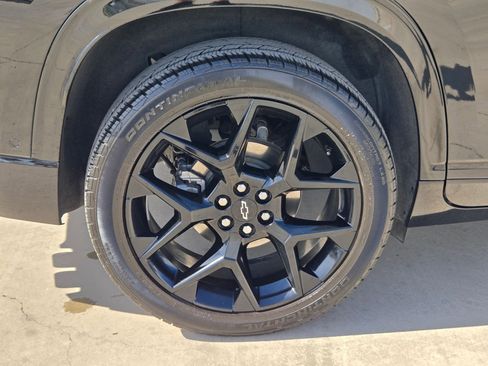 Certified 2024 Chevrolet Traverse RS FWD image 28