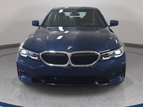 Used 2022 BMW 330i xDrive Sedan w/ Driving Assistance Package image 3