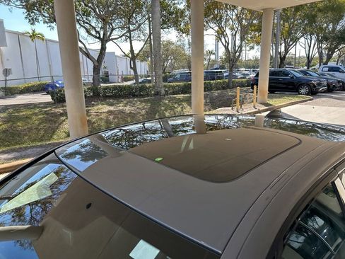 Used 2022 BMW 540i xDrive w/ M Sport Package image 18