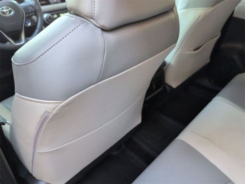 Used 2020 Toyota RAV4 Limited image 15