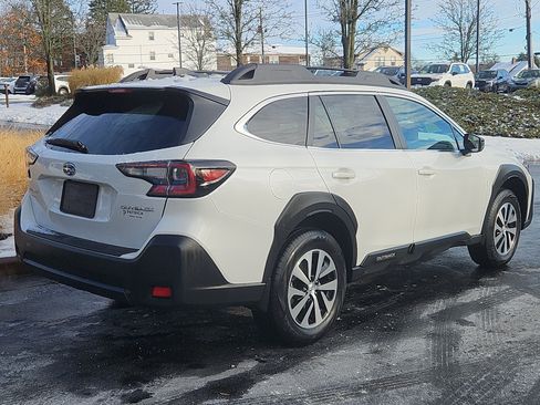 Certified 2025 Subaru Outback Premium image 2