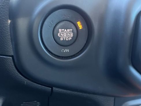 Used 2022 Jeep Wrangler Sport S image 24