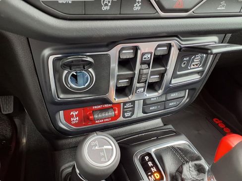New 2026 Jeep Wrangler Unlimited Rubicon AWD/4WD image 10