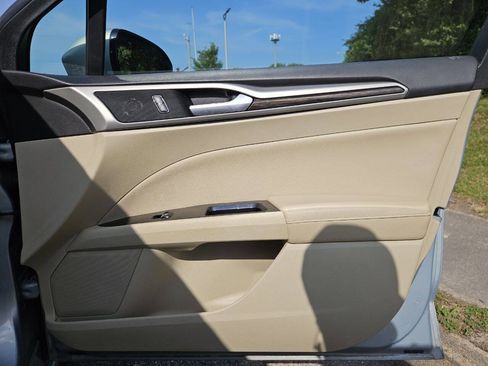 Used 2013 Ford Fusion SE FWD image 20