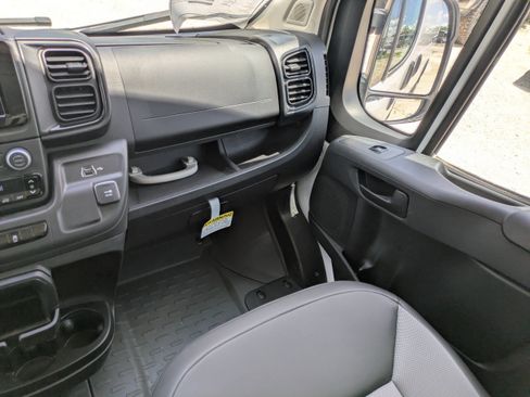 Used 2025 RAM ProMaster 2500 w/ Convenience Group FWD image 15