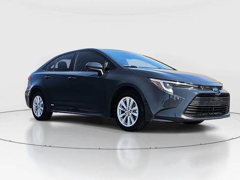 Certified 2024 Toyota Corolla LE w/ LE Convenience Package image 3