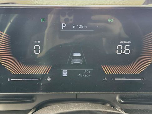 Used 2025 Kia Carnival FWD image 12